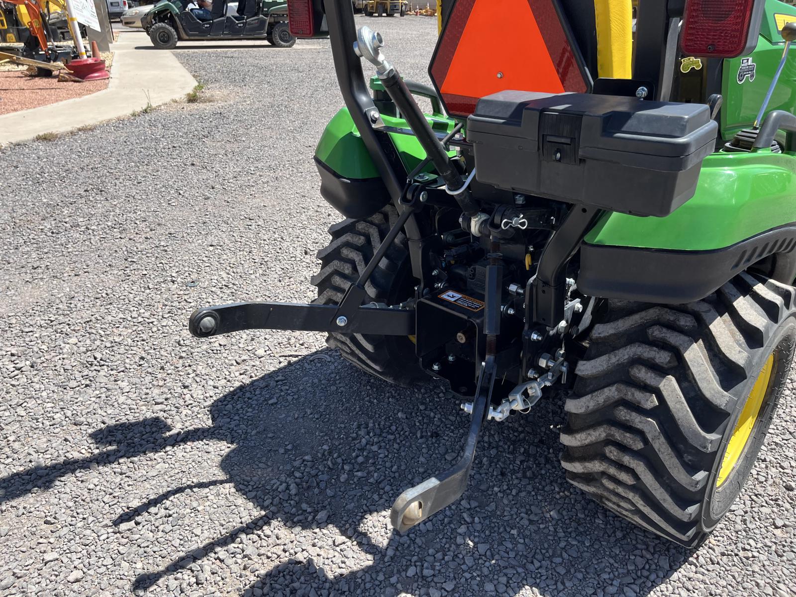 ./imagenes/INVOICE/2019/16954/TRACTOR JOHN DEERE 1023E (7).JPG